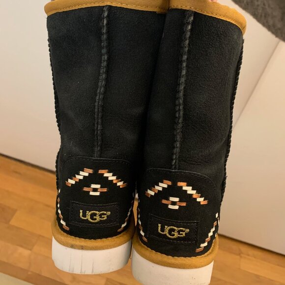 UGG classic short Rustic Weave boot - Picture 11 of 11